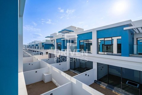 Снять в аренду таунхаус в Damac Lagoons, Дубай: 4 спальни, 210.89м², № 128374 - фото 24