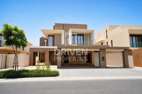 Villa en Jebel Ali, Dubai, 4 dormitorios, 688.88 m², № 128015