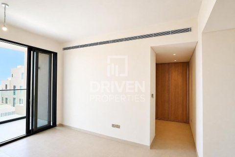 Villa en Jebel Ali, Dubai, 4 dormitorios, 688.88 m², № 128015 - foto 8