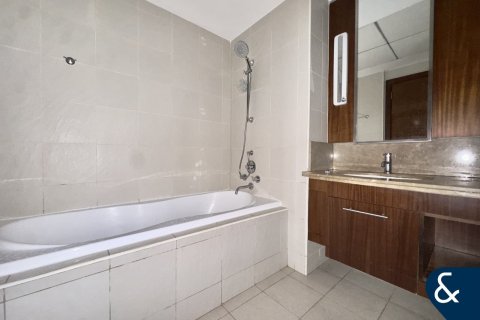 Apartment in Downtown Dubai (Downtown Burj Dubai), Dubai 2 bedrooms, 109 sq.m. № 98944 - photo 8
