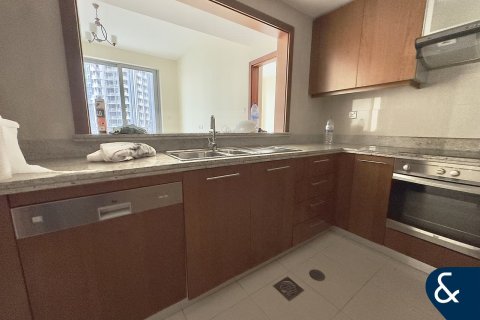 Apartment in Downtown Dubai (Downtown Burj Dubai), Dubai 2 bedrooms, 109 sq.m. № 98944 - photo 15