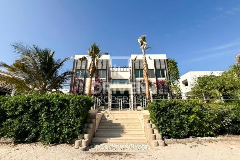 Вилла в Signature Villas, Пальма Джумейра, Дубай, 6 спален, 1245.37м², № 136888