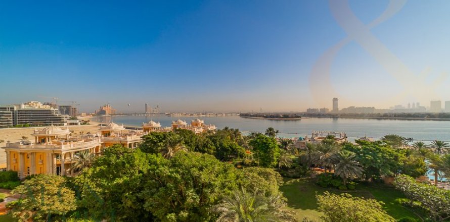 Apartment in The Crescent, Palm Jumeirah, Dubai 2 bedrooms, 165 sq.m. № 60920