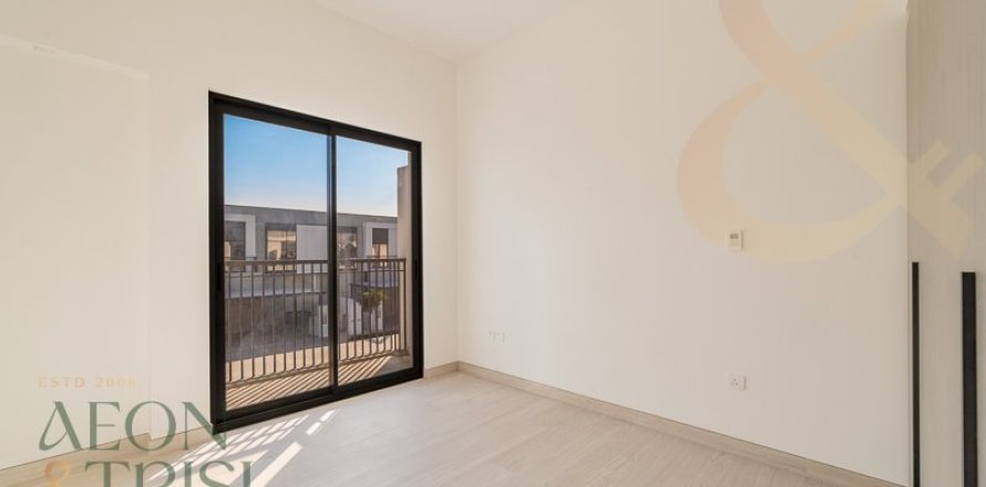 Adosado en Al Furjan, Dubai, 4 dormitorios, 336 m², № 60924