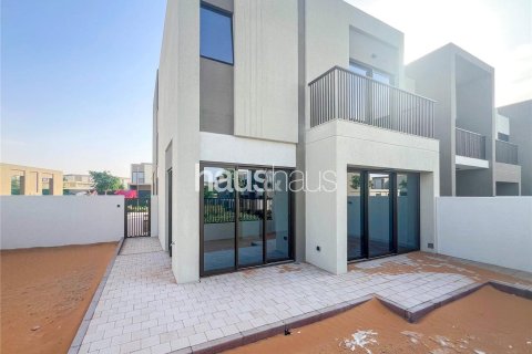 Adosado en Villanova, Dubai Land, Dubai, 4 dormitorios, 216 m², № 44062 - foto 2