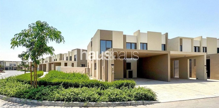 Adosado en Villanova, Dubai Land, Dubai, 4 dormitorios, 216 m², № 44063