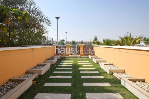 Townhouse in Jumeirah Village Triangle, Dubai 2 bedrooms, 152 sq.m. № 43902