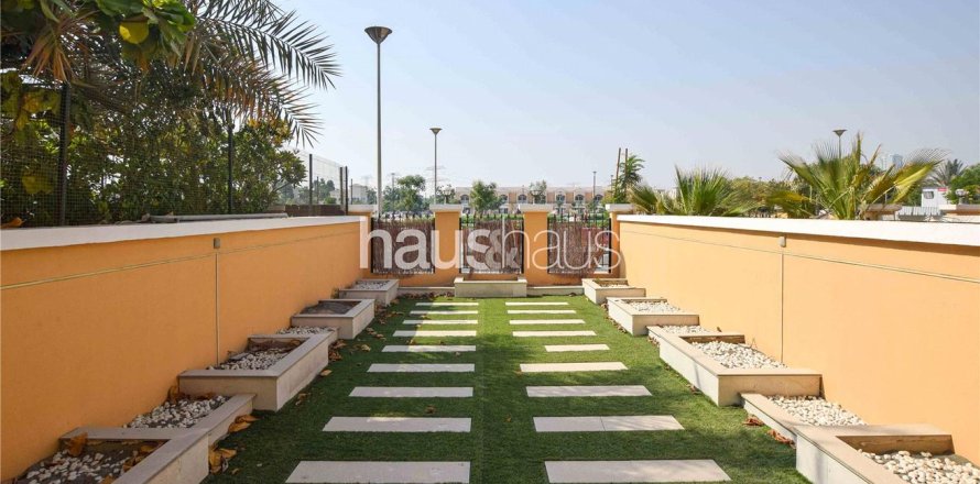 Maison de ville à Jumeirah Village Triangle, Dubai, 2 chambres, 152 m², № 43902