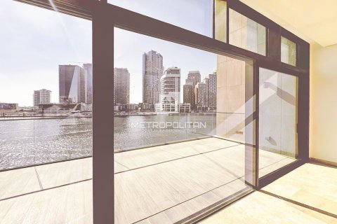 Duplex in Business Bay, Dubai 3 bedrooms, 209 sq.m. № 73997 - photo 3
