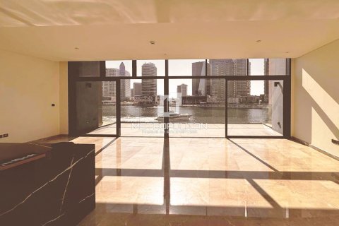 Duplex in Business Bay, Dubai 3 bedrooms, 209 sq.m. № 73997 - photo 2