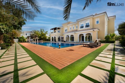 Villa à Dubai, 6 chambres, 2193.7 m², № 72246
