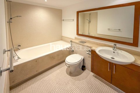 Apartment in South Ridge, Downtown Dubai (Downtown Burj Dubai), Dubai 2 bedrooms, 138 sq.m. № 44153 - photo 10