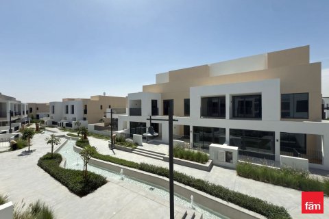 Villa à Dubai, 4 chambres, 221.5 m², № 111459