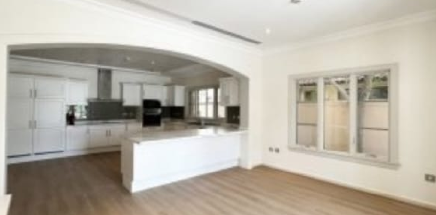 Villa in Hillside at Jumeirah Golf Estates, Jumeirah Golf Estates, Dubai 5 bedrooms, 524 sq.m. № 3796