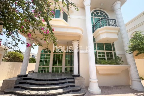 Villa in Umm Suqeim, Dubai 5 bedrooms, 513 sq.m. № 43733 - photo 5