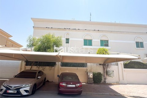 Villa in Umm Suqeim, Dubai 5 bedrooms, 513 sq.m. № 43733 - photo 7