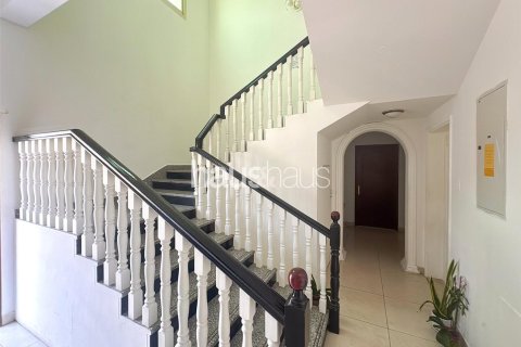 Villa in Umm Suqeim, Dubai 5 bedrooms, 513 sq.m. № 43733 - photo 8