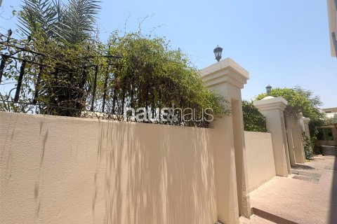 Villa in Umm Suqeim, Dubai 5 bedrooms, 513 sq.m. № 43733 - photo 6