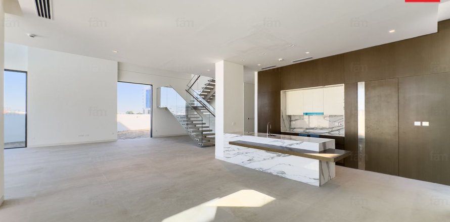 Вилла в Дубае, 5 спален, 882.8м², № 71613
