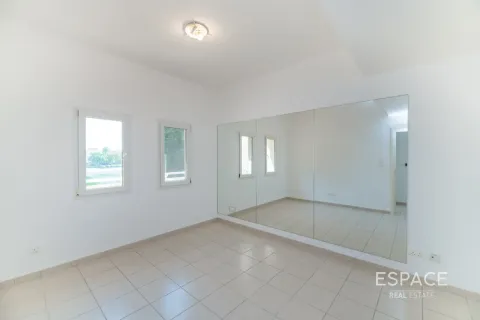 Villa in Meadows, Dubai 5 bedrooms, 353 sq.m. № 71353 - photo 17