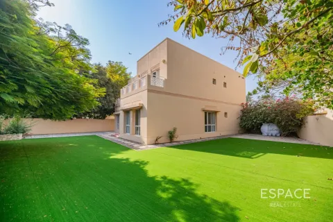 Вилла в Meadows, Дубай, 5 спален, 353м², № 71353