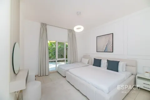 Villa in Meadows, Dubai 5 bedrooms, 353 sq.m. № 71353 - photo 11
