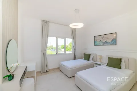 Villa in Meadows, Dubai 5 bedrooms, 353 sq.m. № 71353 - photo 16