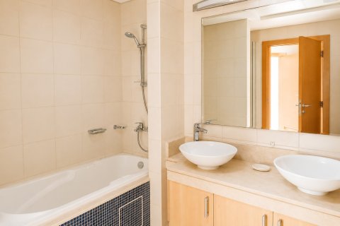 Appartement à Palm Jumeirah, Dubai, 2 chambres, 144.07 m², № 136544 - photo 6