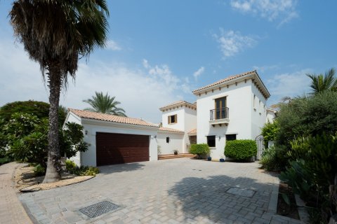 Villa in Jumeirah Golf Estates, Dubai 5 bedrooms, 9393.52 sq.m. № 142088