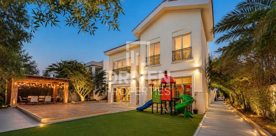 Villa in District One, Mohammed Bin Rashid City, Dubai 4 bedrooms, 873.29 sq.m. № 142493