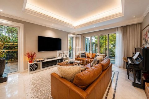 Villa in District One, Mohammed Bin Rashid City, Dubai 4 bedrooms, 873.29 sq.m. № 142493 - photo 3