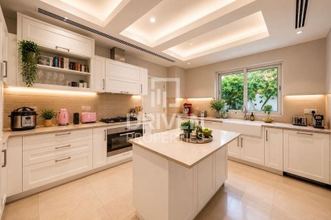 Villa in District One, Mohammed Bin Rashid City, Dubai 4 bedrooms, 873.29 sq.m. № 142493 - photo 11