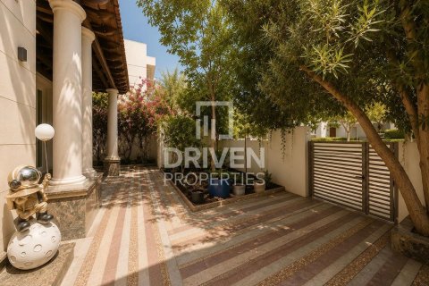 Villa in District One, Mohammed Bin Rashid City, Dubai 4 bedrooms, 873.29 sq.m. № 142493 - photo 15