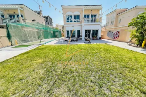 Villa in Jumeirah Village Circle, Dubai 3 bedrooms, 729 sq.m. № 141827