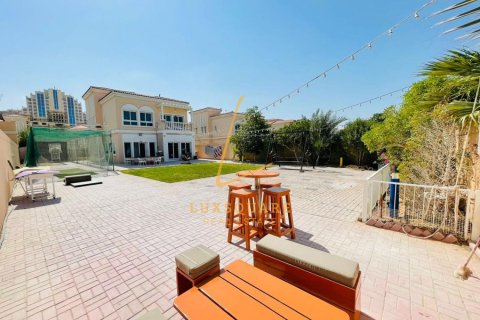 Villa in Jumeirah Village Circle, Dubai 3 bedrooms, 729 sq.m. № 141828 - photo 16
