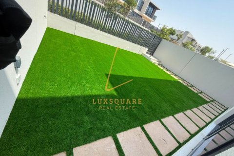 Villa in Jumeirah Village Circle, Dubai 3 bedrooms, 729 sq.m. № 141828 - photo 28