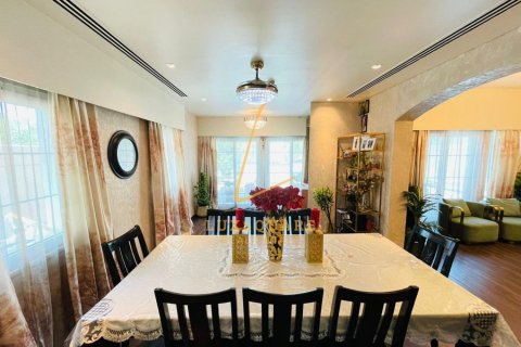 Villa in Jumeirah Village Circle, Dubai 3 bedrooms, 729 sq.m. № 141828 - photo 5