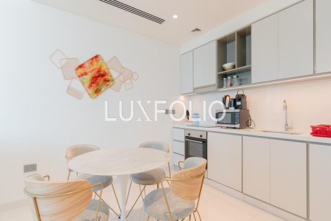 Apartment in EMAAR Beachfront, Dubai Harbour, Dubai 2 bedrooms, 130 sq.m. № 45707 - photo 5