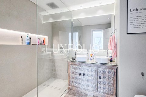 Apartment in Dubai Marina, Dubai 2 bedrooms, 143 sq.m. № 45439 - photo 16