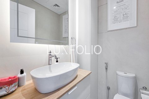 Apartment in Dubai Marina, Dubai 2 bedrooms, 143 sq.m. № 45439 - photo 17