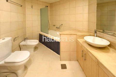 Снять в аренду квартиру в Shoreline Apartments, Пальма Джумейра, Дубай: 2 спальни, 149м², № 44960 - фото 7