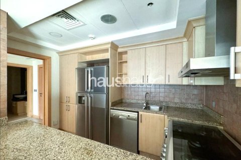 Снять в аренду квартиру в Shoreline Apartments, Пальма Джумейра, Дубай: 2 спальни, 149м², № 44960 - фото 2
