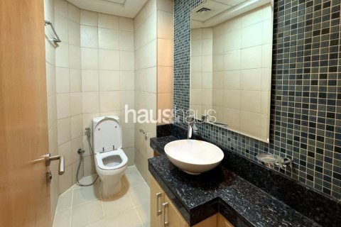 Снять в аренду квартиру в Shoreline Apartments, Пальма Джумейра, Дубай: 2 спальни, 149м², № 44960 - фото 8