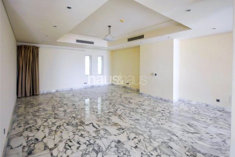 Снять в аренду пентхаус в Shoreline Apartments, Пальма Джумейра, Дубай: 4 спальни, 488м², № 44961 - фото 6