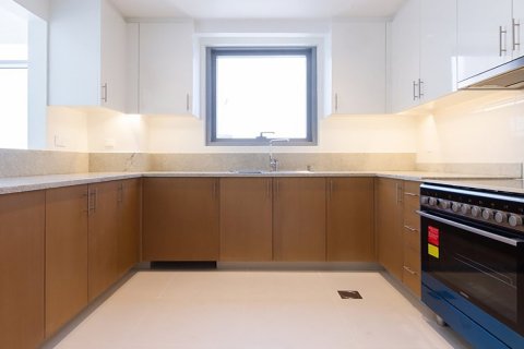Apartment in BLVD CRESCENT in Downtown Dubai (Downtown Burj Dubai), Dubai 3 bedrooms, 207 sq.m. № 29856 - photo 4