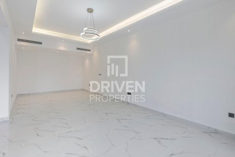 Villa in Al Quoz, Dubai 5 bedrooms, 505.49 sq.m. № 140825 - photo 16