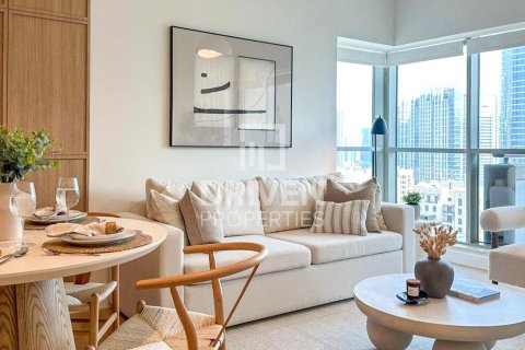 Appartement à Boulevard Central Towers, Downtown Dubai (Downtown Burj Dubai), Dubai, 1 chambre, 71.16 m², № 129742 - photo 2