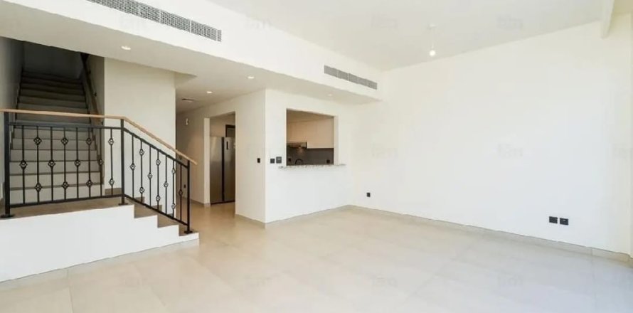 Townhouse in Dubai 4 bedrooms, 144 sq.m. № 141926