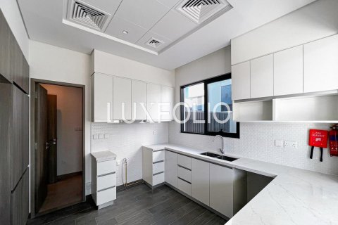 Villa en Murooj Al Furjan, Al Furjan, Dubai, 5 dormitorios, 425 m², № 45515 - foto 3