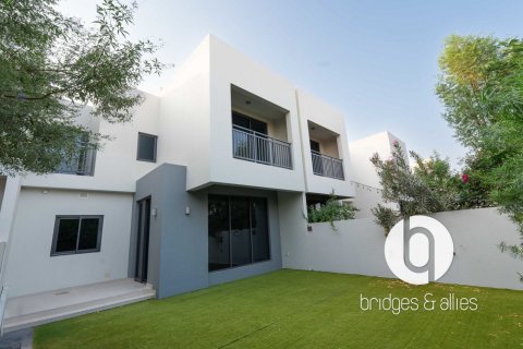Villa in Dubai Hills Estate, Dubai 3 bedrooms, 212 sq.m. № 135106